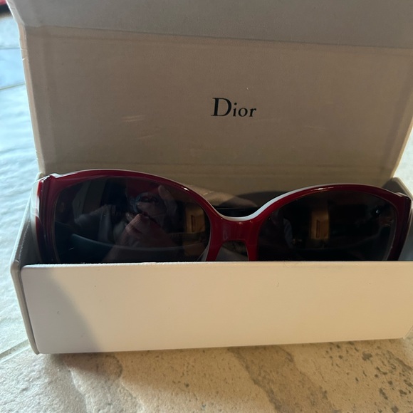 Chriistian Dior oversized sunglasses in great condition - Picture 6 of 6